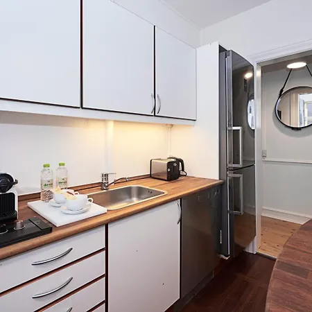 Lovely 1-br Near Lakes - 18